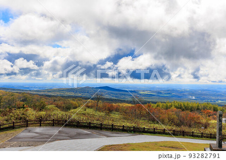 摩周湖展望台からの阿寒摩周国立公園の眺め「秋の北海道」 93282791