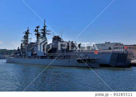 YOKOSUKA軍港めぐり・護衛艦ゆうぎり(153)と掃海母艦うらが・神奈川県横須賀市 93285511