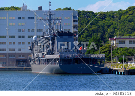 YOKOSUKA軍港めぐり・2層の甲板を持つ潜水艦救難母艦ちよだ ・神奈川県横須賀市 YOKOSUKA軍港めぐり・2層の甲板を持つ潜水艦救難母艦ちよだ ・神奈川県横須賀市 93285518