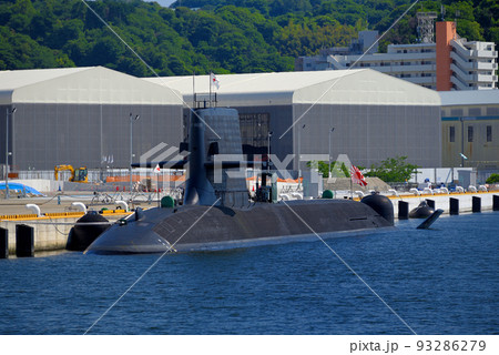 YOKOSUKA軍港めぐり・停泊中の潜水艦・神奈川県横須賀市 93286279