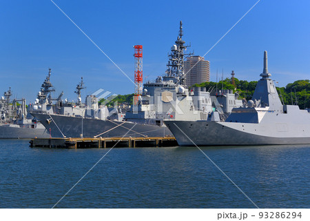 YOKOSUKA軍港めぐり・護衛艦もがみ(1)ときりしま(174)の船首・神奈川県横須賀市 YOKOSUKA軍港めぐり・護衛艦もがみ(1)ときりしま(174)の船首・神奈川県横須賀市 93286294