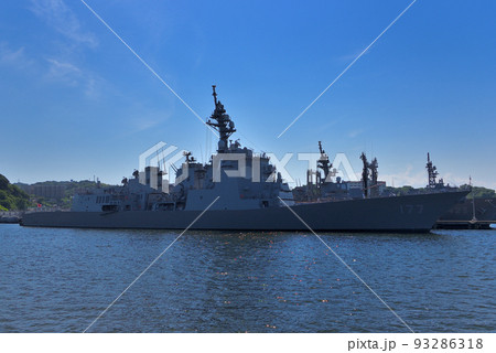 YOKOSUKA軍港めぐり・美しいシルエットのあたご型護衛艦、あたご(177)・神奈川県横須賀市 93286318