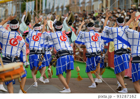 本場徳島阿波踊り　有名連の男踊り 93287162
