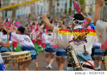 本場徳島阿波踊り 有名連 演舞場に踊り込む 本場徳島阿波踊り 有名連 演舞場に踊り込む 93287429