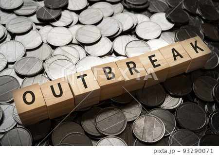 アウトブレイク・突然の発生・勃発のイメージ|「OUTBREAK」と書かれたブロックとコイン アウトブレイク・突然の発生・勃発のイメージ|「OUTBREAK」と書かれたブロックとコイン 93290071