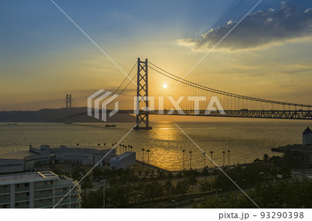 兵庫県・明石海峡大橋 夕景 / Akashi Kaikyo Bridge, Japan 93290398