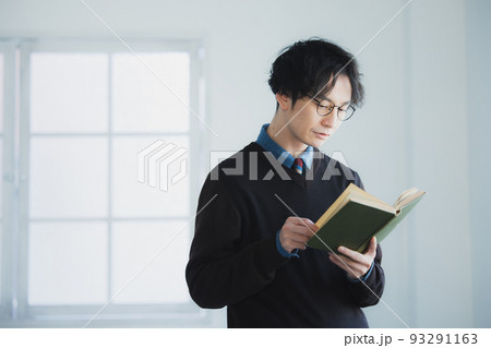 眼鏡の男性 眼鏡の男性 93291163