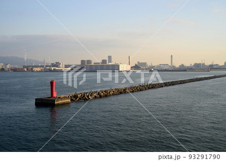 神戸港突堤の赤燈台-3 神戸港突堤の赤燈台-3 93291790