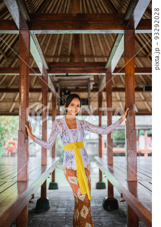 attractive balinese woman wearing white kebaya dress attractive balinese woman wearing white kebaya dress 93292028