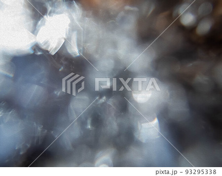 Defocused bokeh background illustration with oil paint texture Defocused bokeh background illustration with oil paint texture 93295338