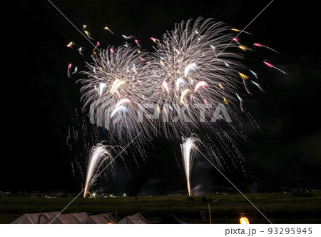 神明の花火 93295945