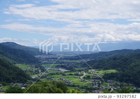 信州　安曇野　生坂村　日岐地区より国道19号・安曇野明科町方面を望む 93297582