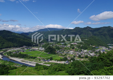 信州　安曇野　生坂村　スカイスポーツ公園からの遠望光景　犀川の対岸を望む 93297702