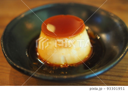 北鎌倉の喫茶店「喫茶ミンカ」で食べられる絶品プリン 93301951