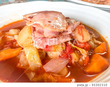 中国版ボルシチ・羅宋湯（ルオソンタン） 93302310