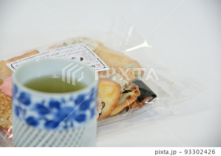 おかきパックとお茶入り長湯呑 93302426