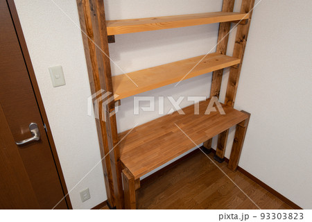 賃貸でのDIY 突っ張り棚 93303823