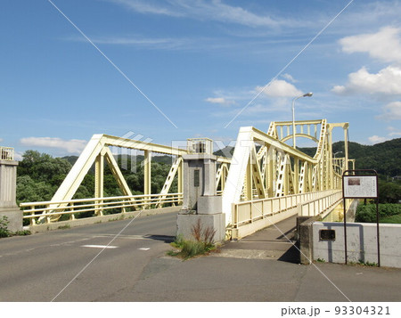 北上川にかかる珊瑚橋 93304321