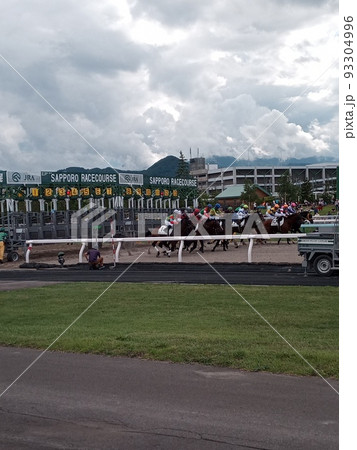 競馬のスタート 競馬のスタート 93304996