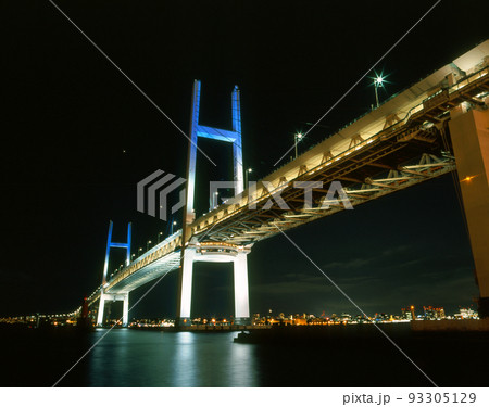 横浜ベイブリッジ夜景 横浜ベイブリッジ夜景 93305129