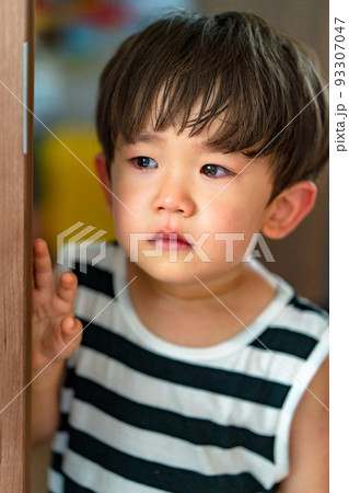 イヤイヤ期の子供 号泣 イヤイヤ期の子供 号泣 93307047