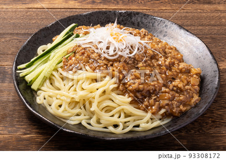 ジャージャー麺 ジャージャー麺 93308172
