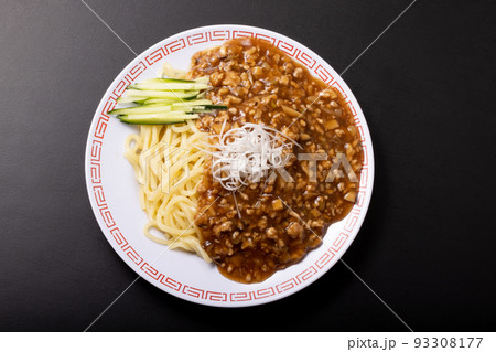 ジャージャー麺 93308177