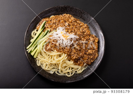 ジャージャー麺 93308179