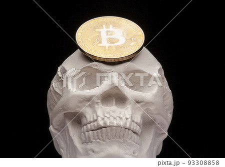 image of skull coin dark background  93308858