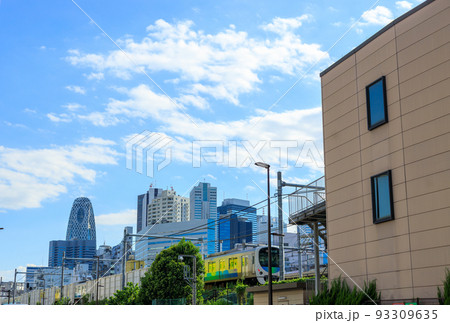 新大久保付近交差点からの都市風景 93309635