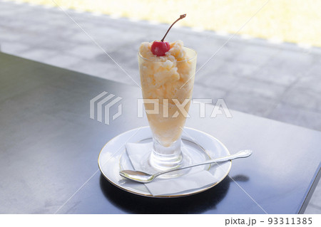 長崎名物「ミルクセーキ」 93311385