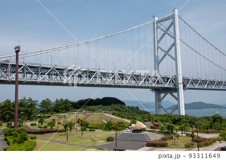与島パーキングエリアから見る瀬戸大橋 与島パーキングエリアから見る瀬戸大橋 93311649