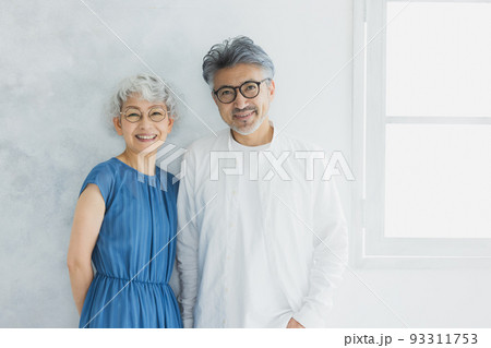 グレイヘア 眼鏡 カップル グレイヘア 眼鏡 カップル 93311753