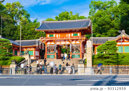 夏の京都　八坂神社　西楼門 93312939