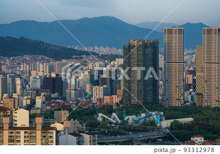 建築物 建物 高層ビル 93312978