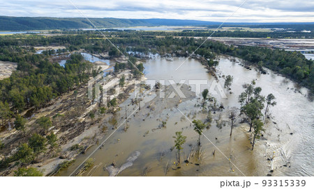 Flooding in the Nepean River in Penrith 93315339
