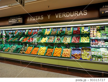スペインのスーパーマーケット 93315727