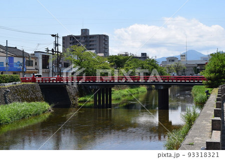 三雪橋(みゆきばし)と内川 三雪橋(みゆきばし)と内川 93318321