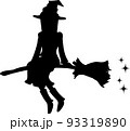 箒に乗って飛んでいる魔女のシルエット 93319890