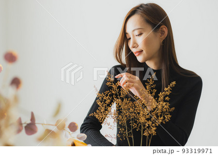女性 ドライフラワー 女性 ドライフラワー 93319971