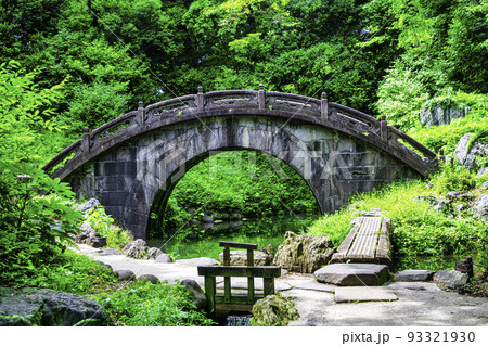 東京都　小石川後楽園　円月橋 93321930