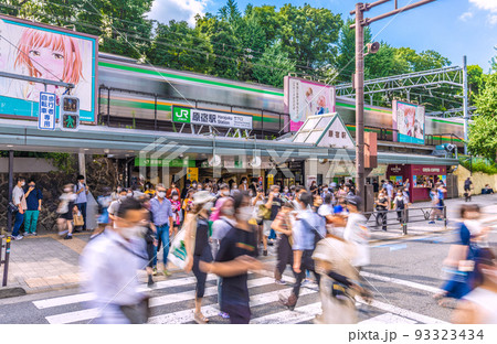 日本の東京都市景観 26万超2日連続で全国過去最多。4週世界最多…原宿駅には多くの人出…＝8月19日 93323434