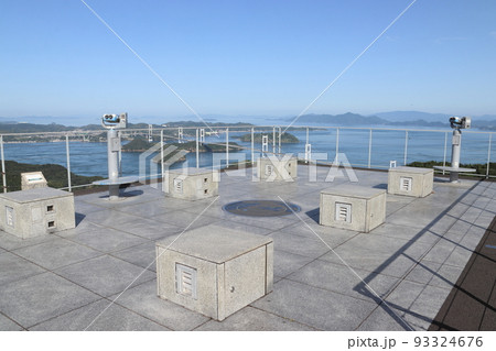 亀老山展望公園パノラマ展望台ブリッジ：しまなみ海道（愛媛県今治市吉海町） 93324676