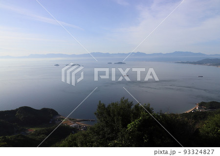 亀老山より望む今治市街（愛媛県今治市吉海町） 93324827