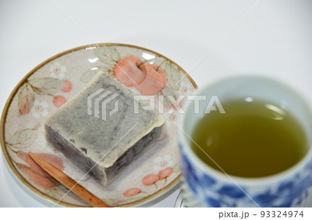 きんつばとお茶 93324974