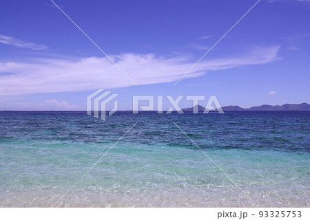 フィリピン　パラワン海域東部　ディマキット島からのミンドロ海峡の海 93325753