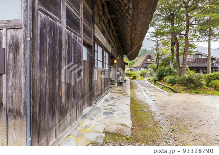 白川郷　合掌造り　世界文化遺産　飛騨高山　晩夏　 93328790