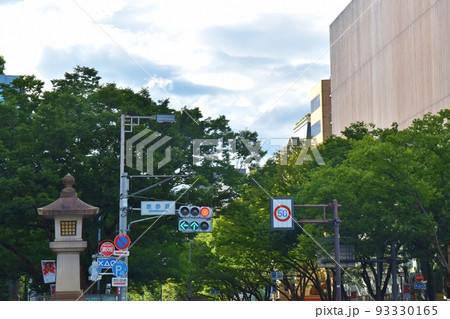 夏の表参道交差点　東京 93330165