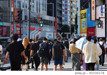 夏の夕方の渋谷駅前 東京 夏の夕方の渋谷駅前 東京 93330178