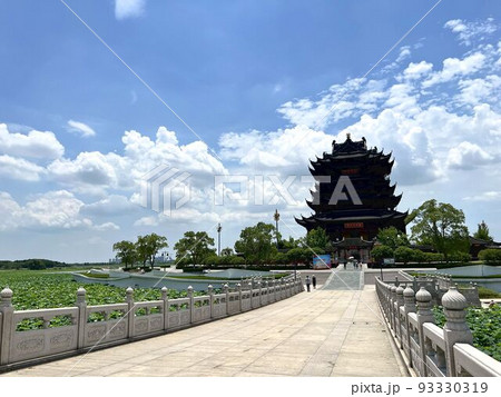 真夏の中国・蘇州の重元寺と蓮池 93330319